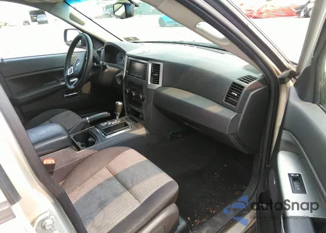 2010 Jeep Grand Cherokee Laredo from USA, damaged, VIN 1J4PR4GK1AC117552